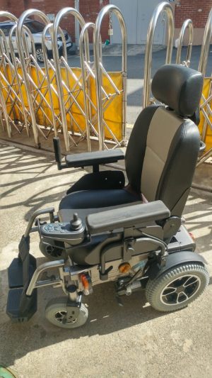 나래200 전동휠체어대여 A급전동휠체어대여 부산경남 장애인휠체어대여 휠체어대여